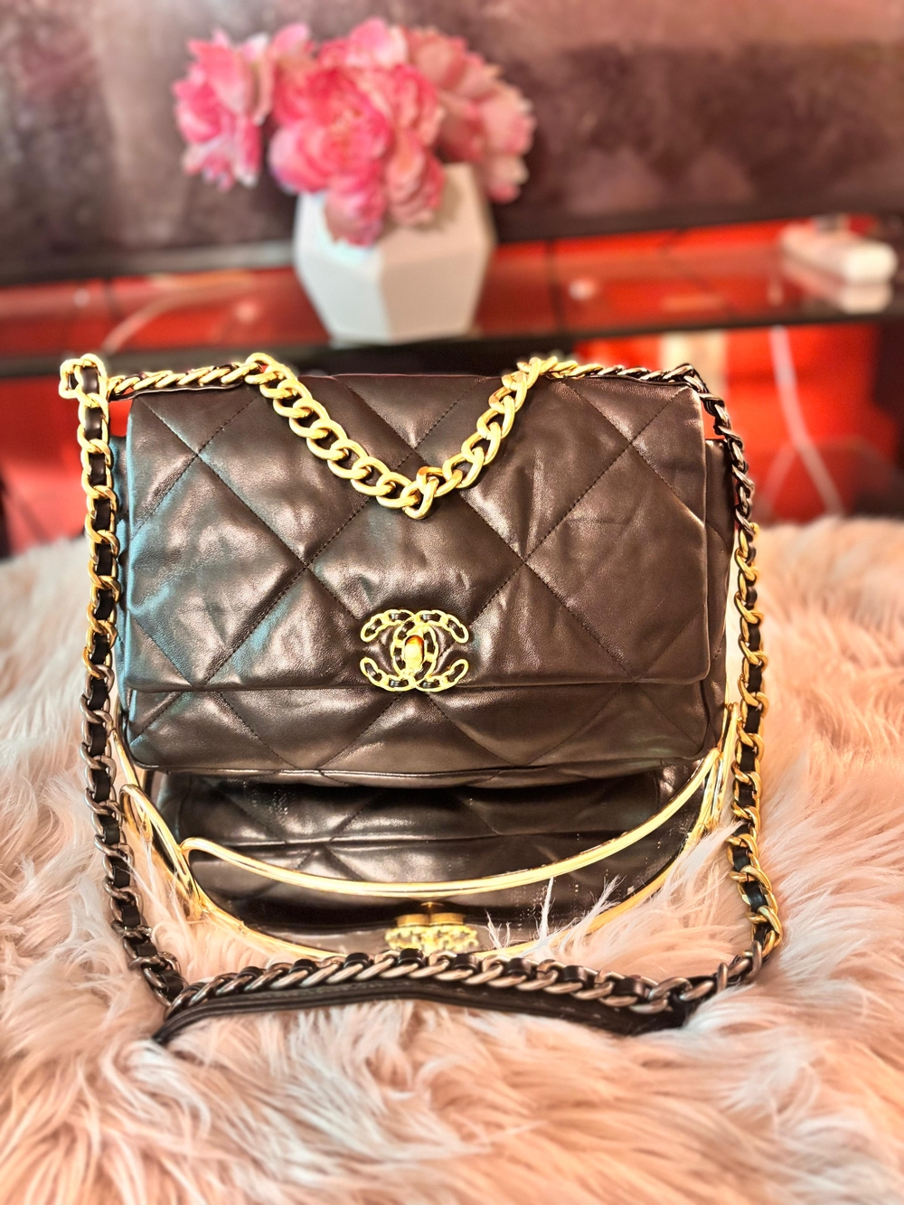 Chic Quilted Black Leather Shoulder And Crossbody  Chanel  Bag with Gold Chain.